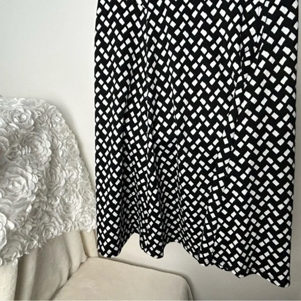 New York & Company Black/White Square Shapes Swing Dress Small‎
